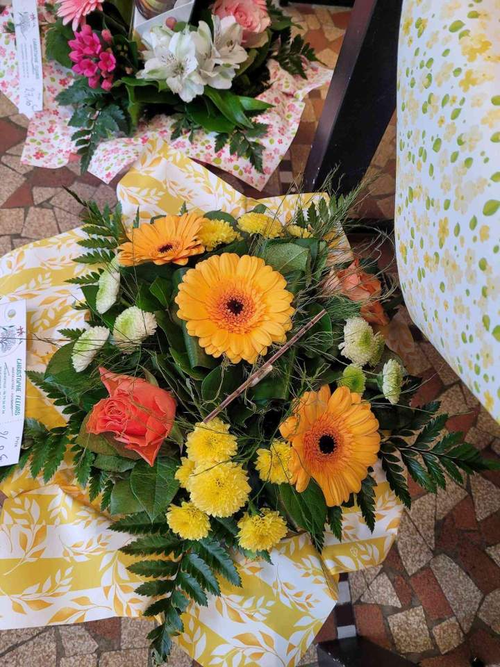 Compositions florales pour deuil Callengeville