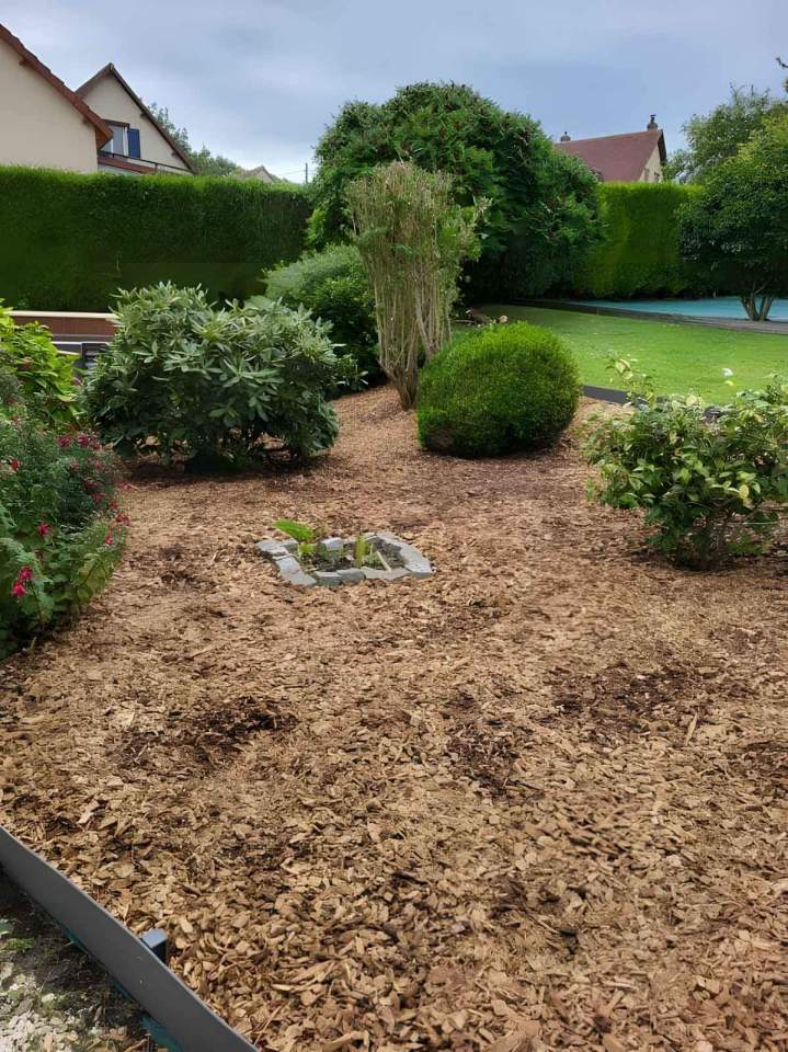 Paillage plantes Callengeville